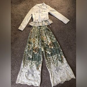 Miss Me Floral Wide-Leg Pants with Lace Trim